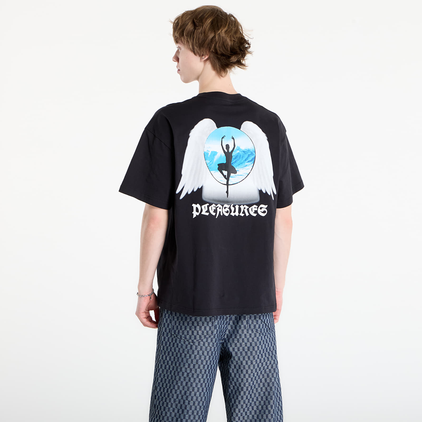 T-skjorter PLEASURES Angel Place T-Shirt Black