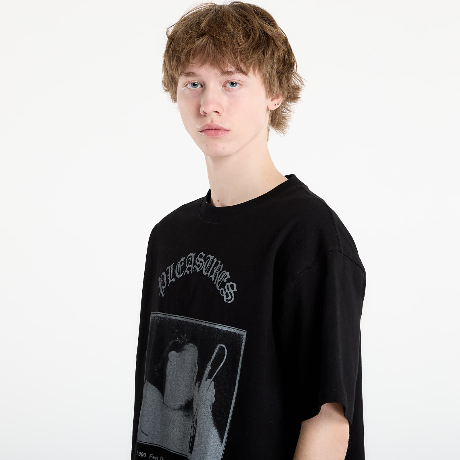 T-skjorter PLEASURES Elevation Heavyweight  T-Shirt Black