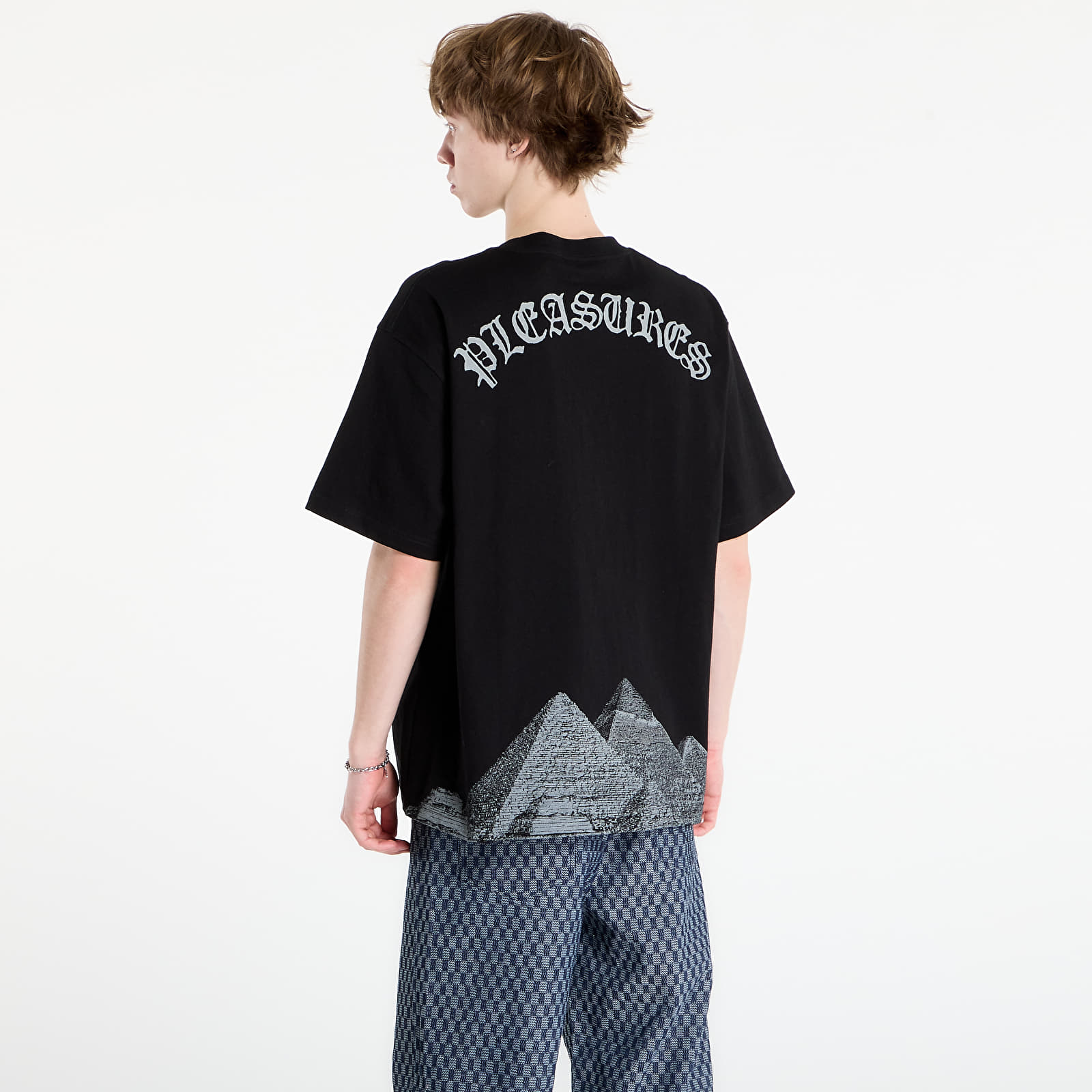 T-skjorter PLEASURES Elevation Heavyweight  T-Shirt Black
