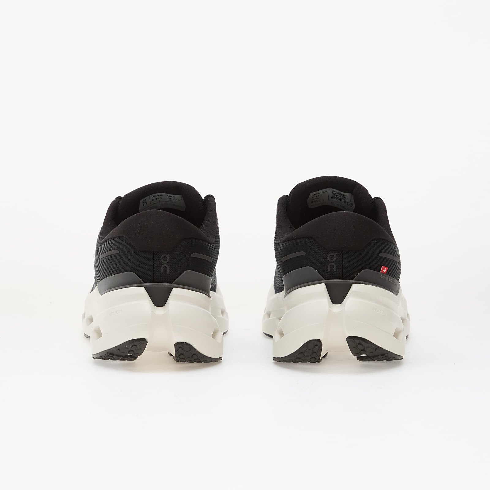 Miesten kengät On M Cloudrunner 3 Black/ Ivory