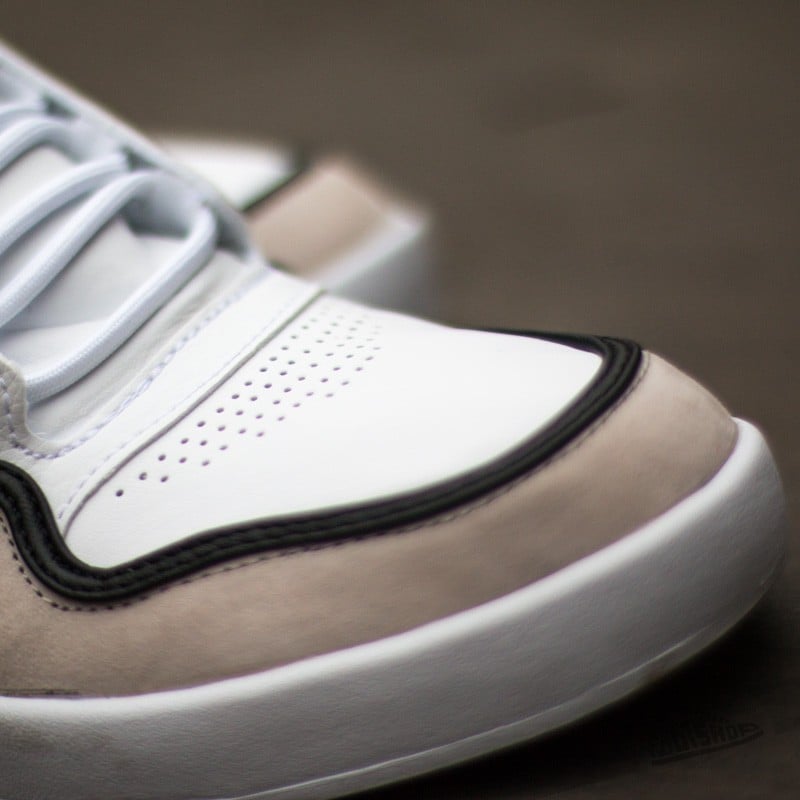 Мъжки кецове и обувки adidas AR 2.0 White/Brown