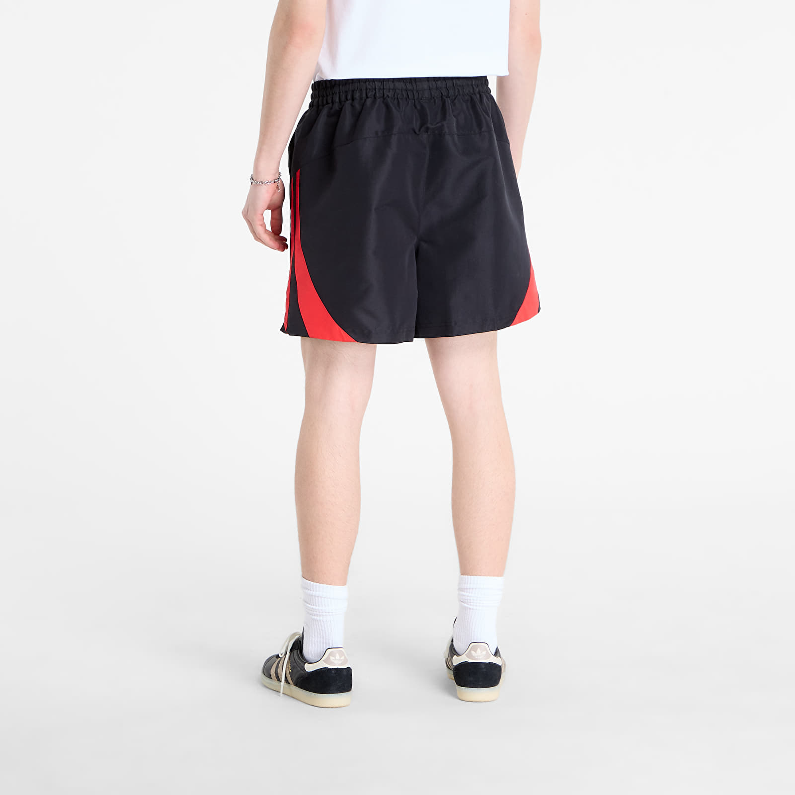 Meeste lühikesed püksid adidas Woven Short UNISEX Black/ Pure Ruby