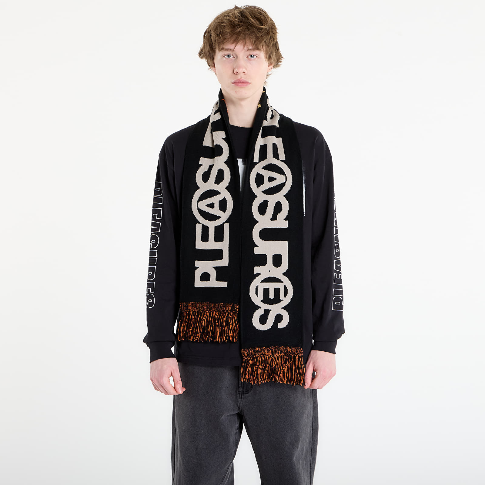 Шал PLEASURES Zine Scarf Black Universal