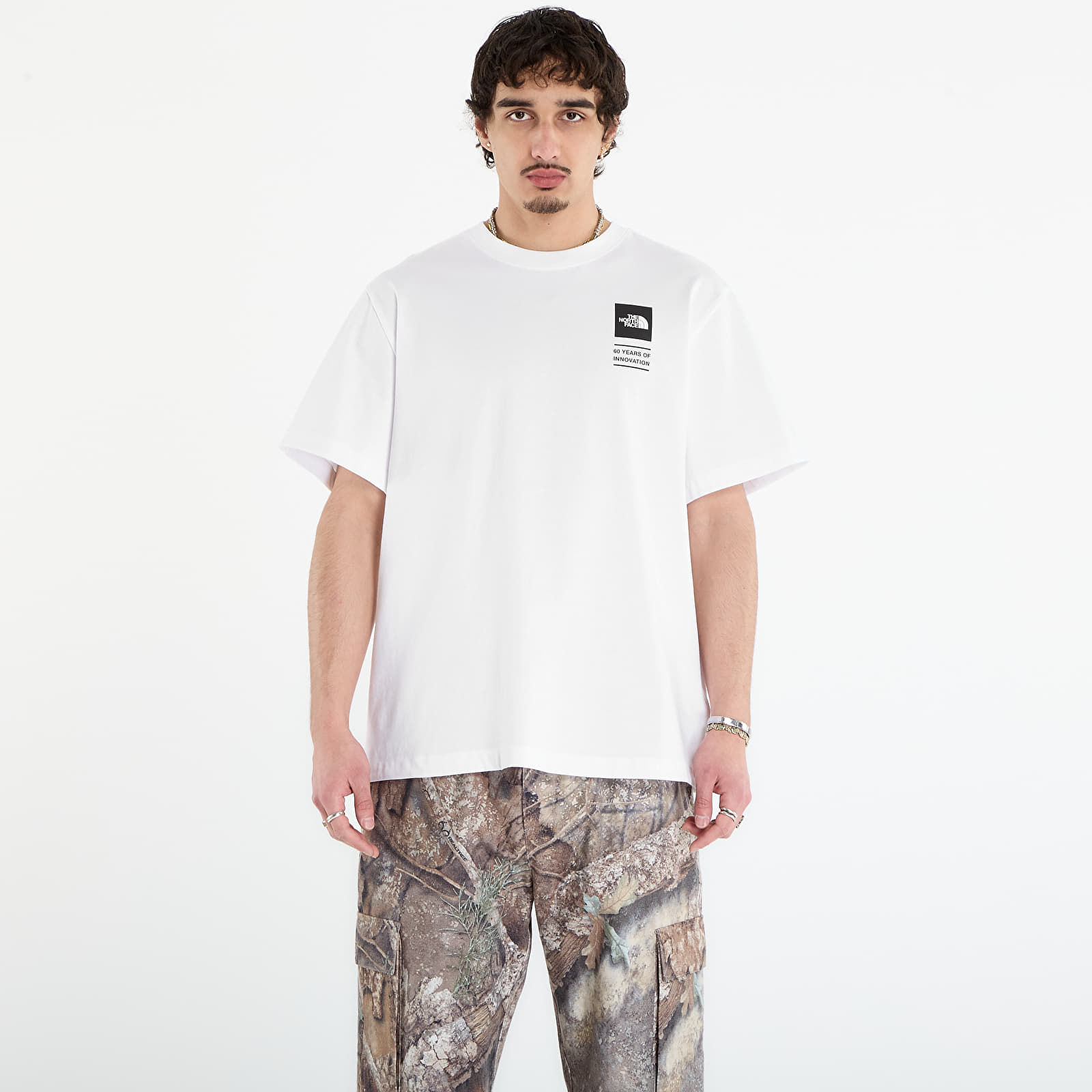 Футболки The North Face TNF Celebration Relaxed Short Sleeve Tee-Graphic TNF White