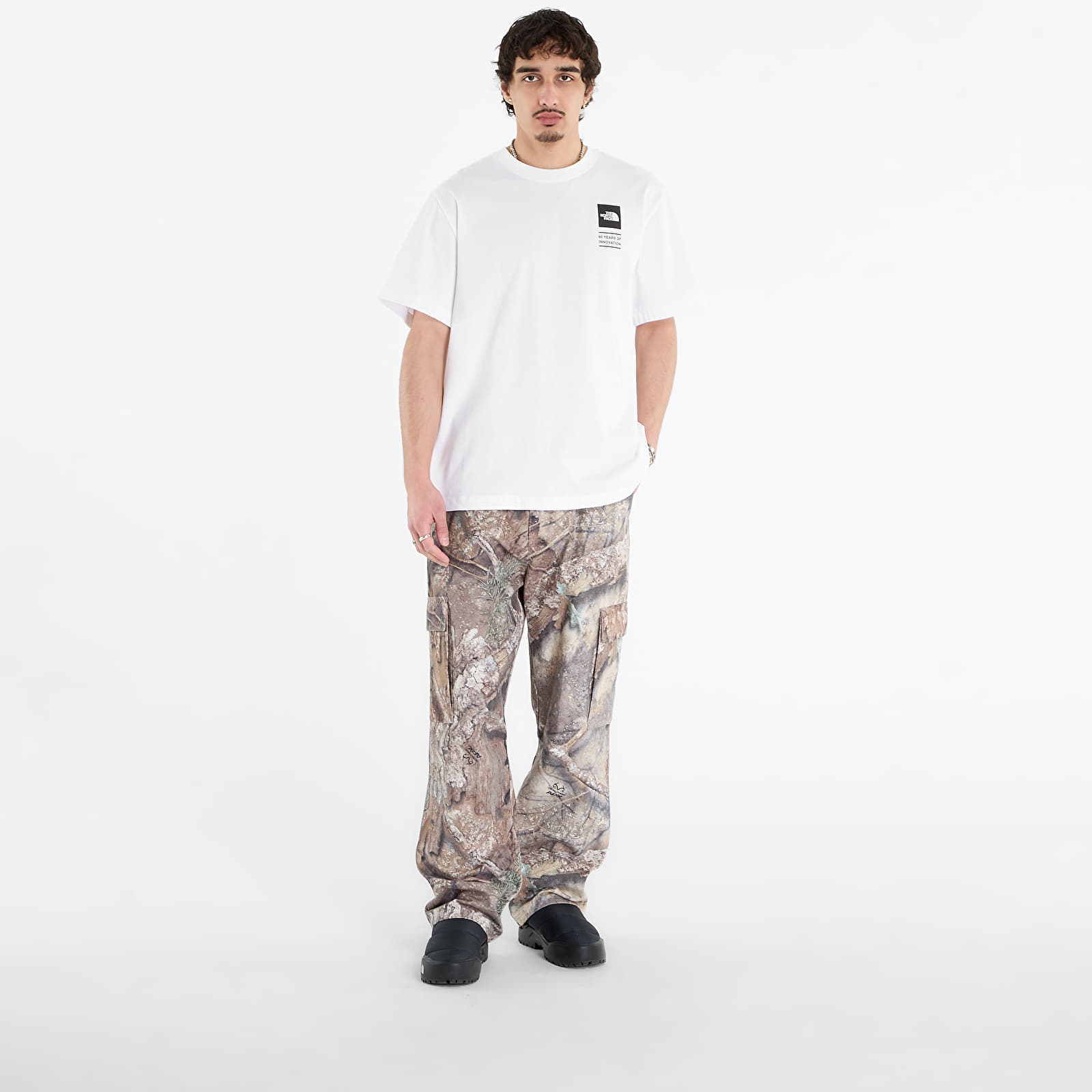 Футболки The North Face TNF Celebration Relaxed Short Sleeve Tee-Graphic TNF White