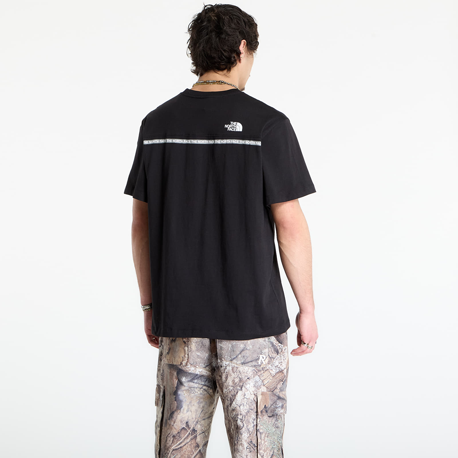 Majice T-shirt The North Face Zumu Relaxed Short Sleeve Tee-Graphic TNF Black