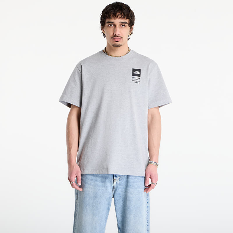 Póló The North Face TNF Celebration Relaxed Short Sleeve Tee-Graphic TNF Pale Grey Heather