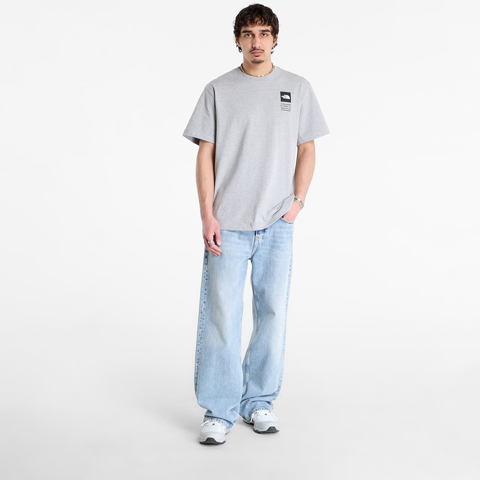 T-paidat The North Face TNF Celebration Relaxed Short Sleeve Tee-Graphic TNF Pale Grey Heather