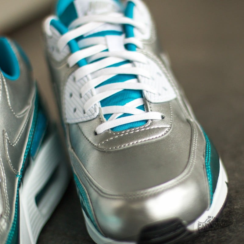 Chaussures et baskets femme Nike WMNS Air Max 90 PRM QS Metallic Silver White Clearwater Ligh Blue Footshop