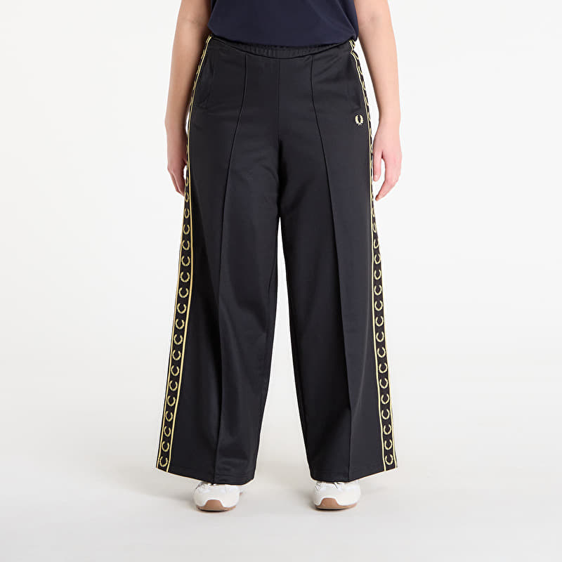 Тренировочные штаны FRED PERRY Taped Track Pants Black/ Champagne