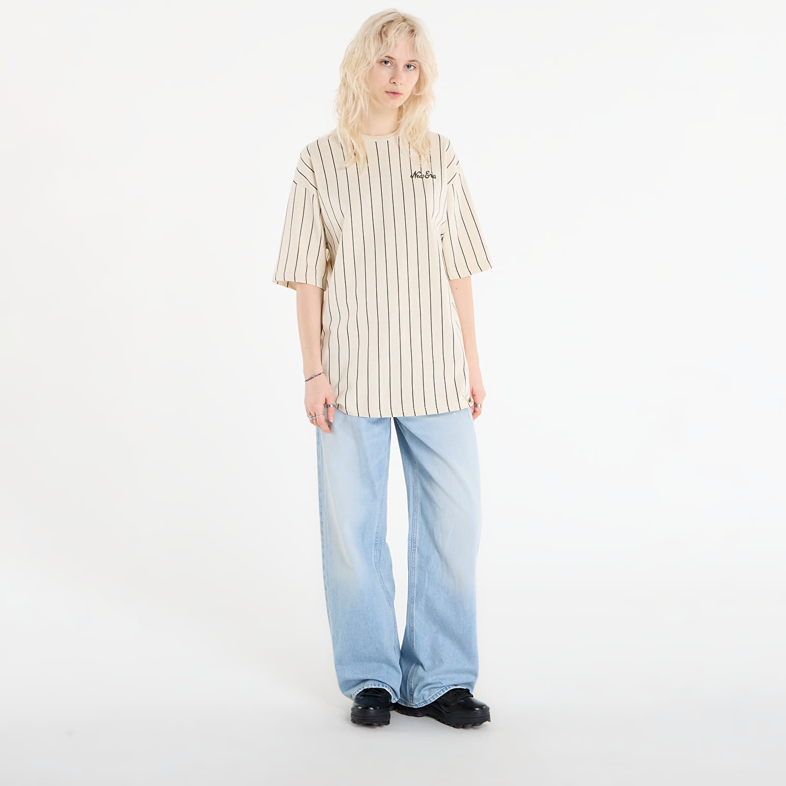 Trička New Era Pinstripe Os Tee UNISEX Light Cream