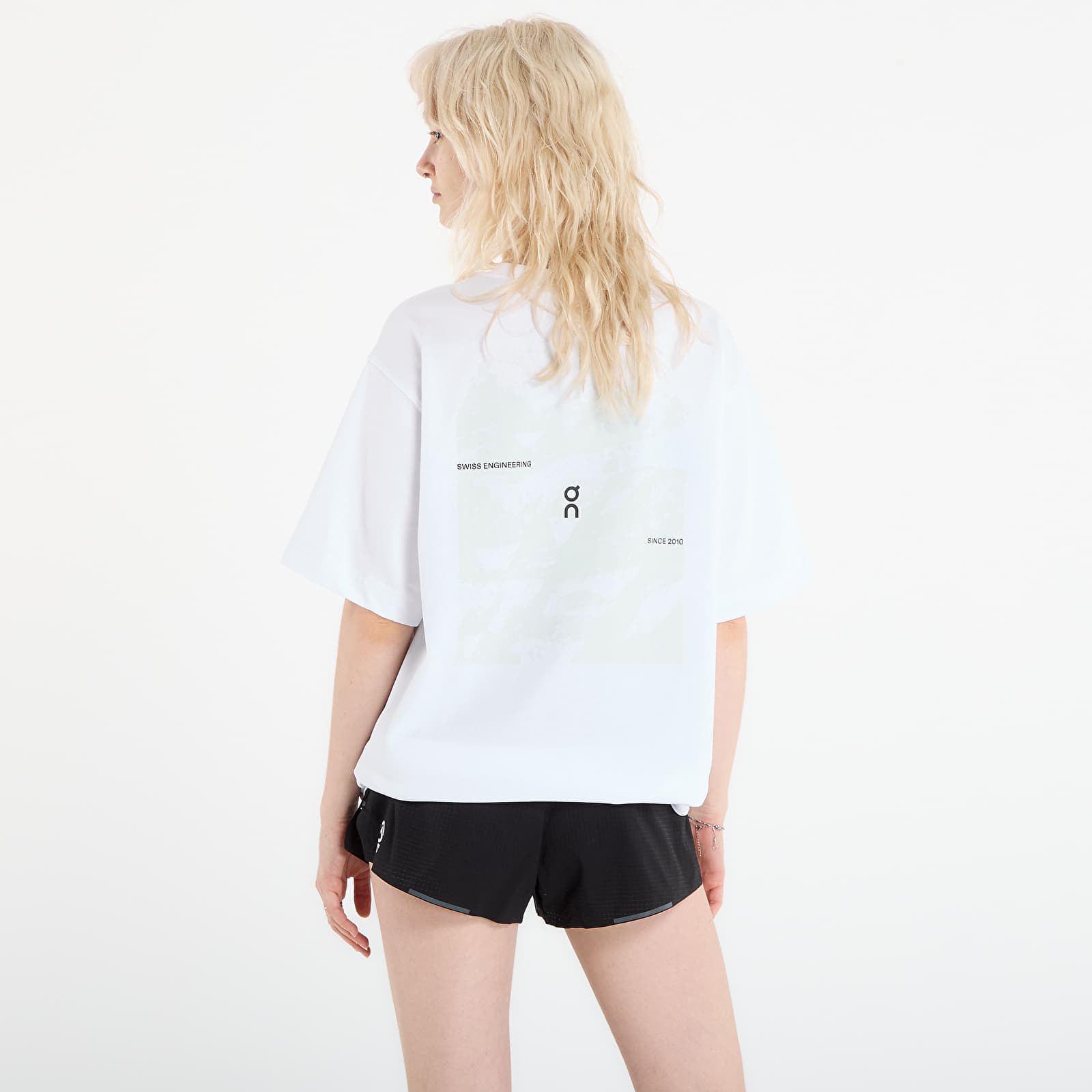 T-shirts On Club Collective-T Geo White