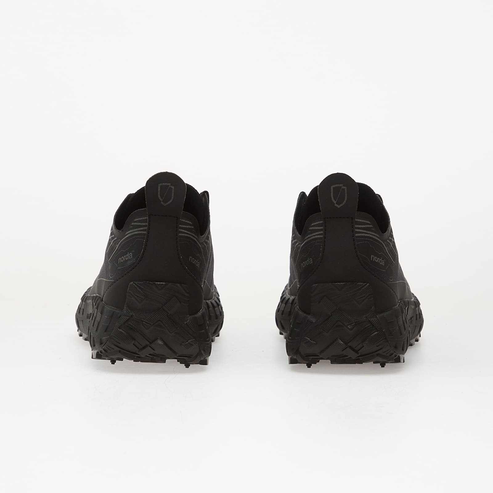 Skor för män Norda 001A - M Stealth Black