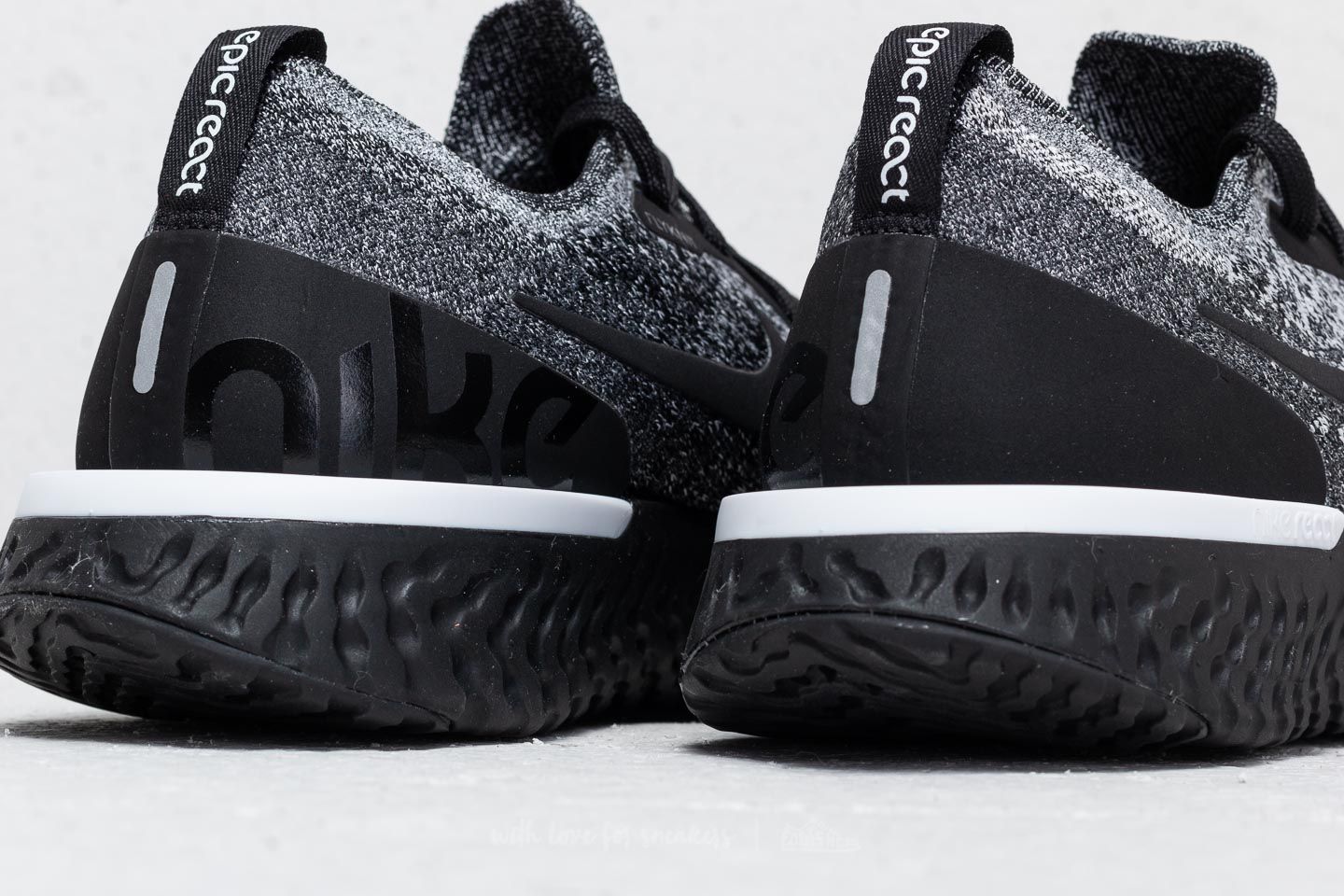 Chaussures et baskets homme Nike Epic React Flyknit Black Black White Footshop