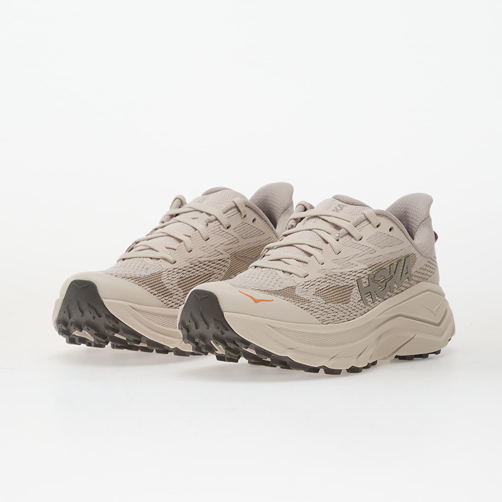 Dámske topánky a tenisky Hoka® W Challenger 8 Stucco/ Asphalt Grey