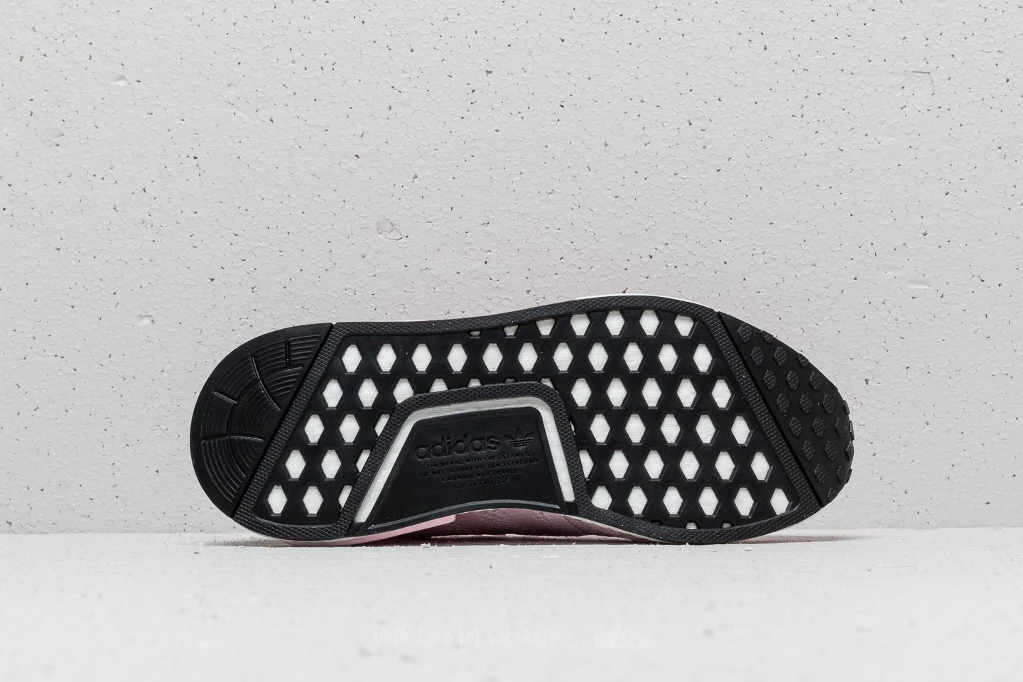 Moteriška avalynė adidas NMD_R1 W Clear Pink/ Ftw White/ Core Black
