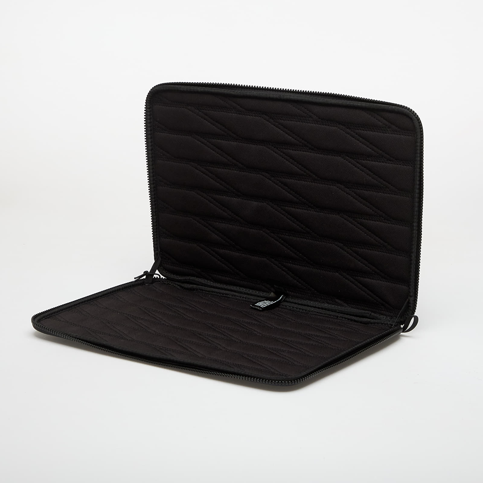 Vesker Thule Gauntlet MacBook® Pro 16" Case Black