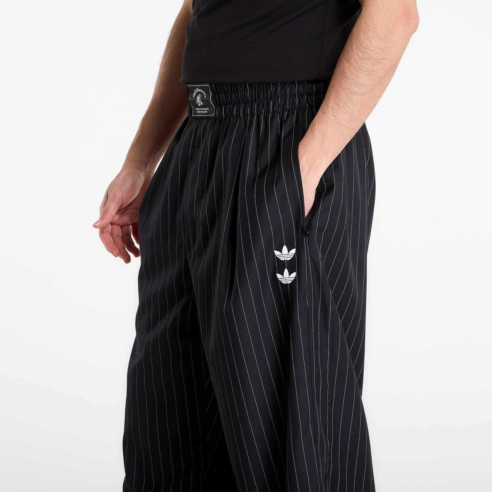 Bukser for menn adidas Chavarria Pinstripe Track Pant Black/ White