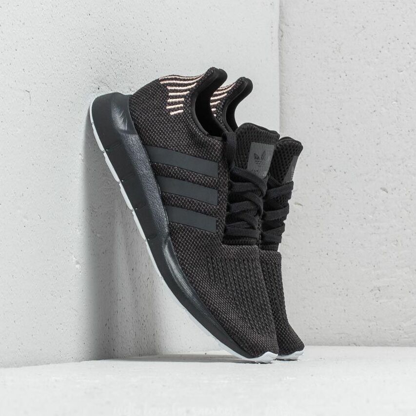 Sneakers adidas Swift Run W Core Black/ Carbon/ Ftw White