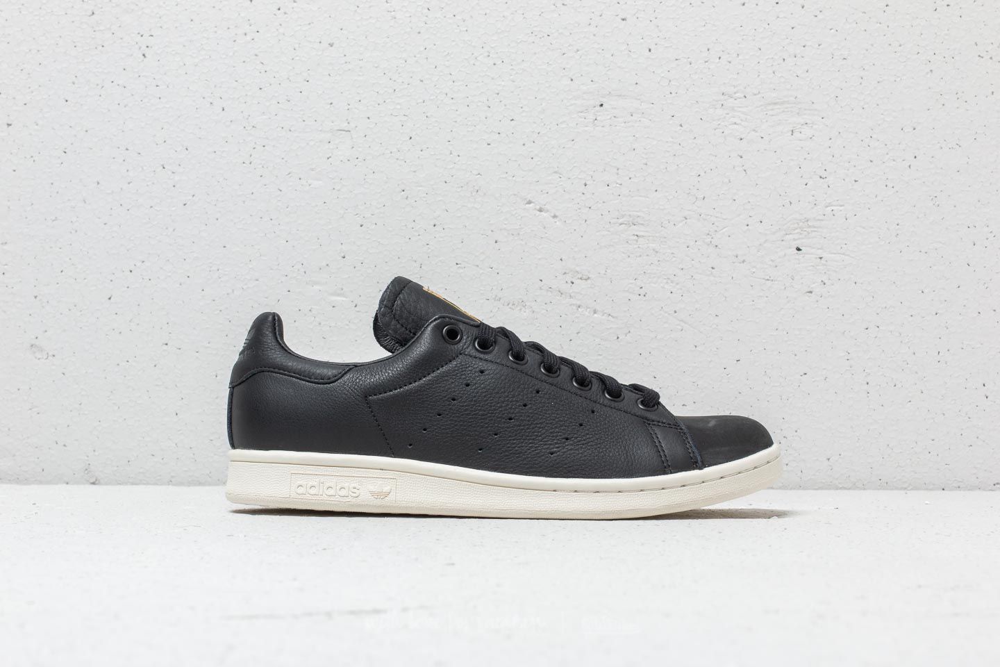 Stan smith premium core black 2025