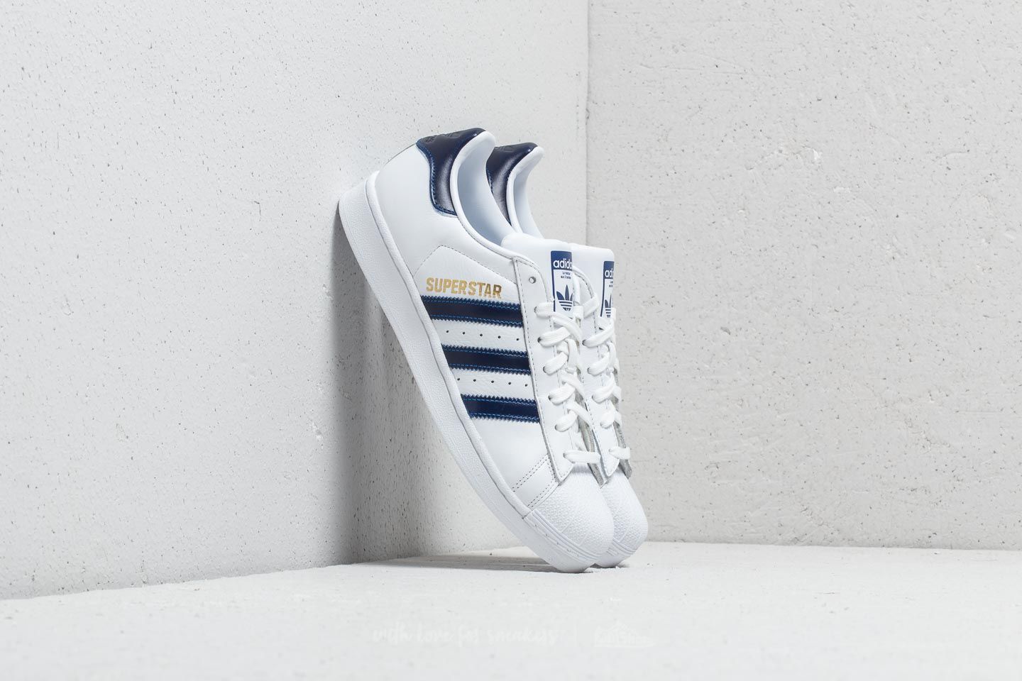adidas Superstar