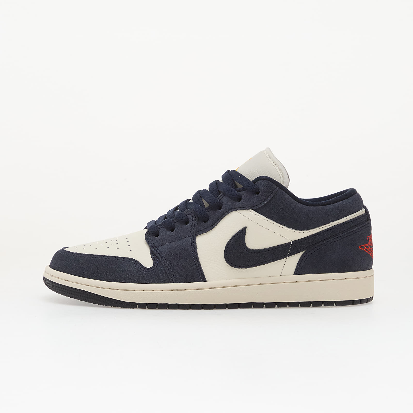 Сникърси Air Jordan 1 Low Se Obsidian/ Obsidian-University Gold EUR 45