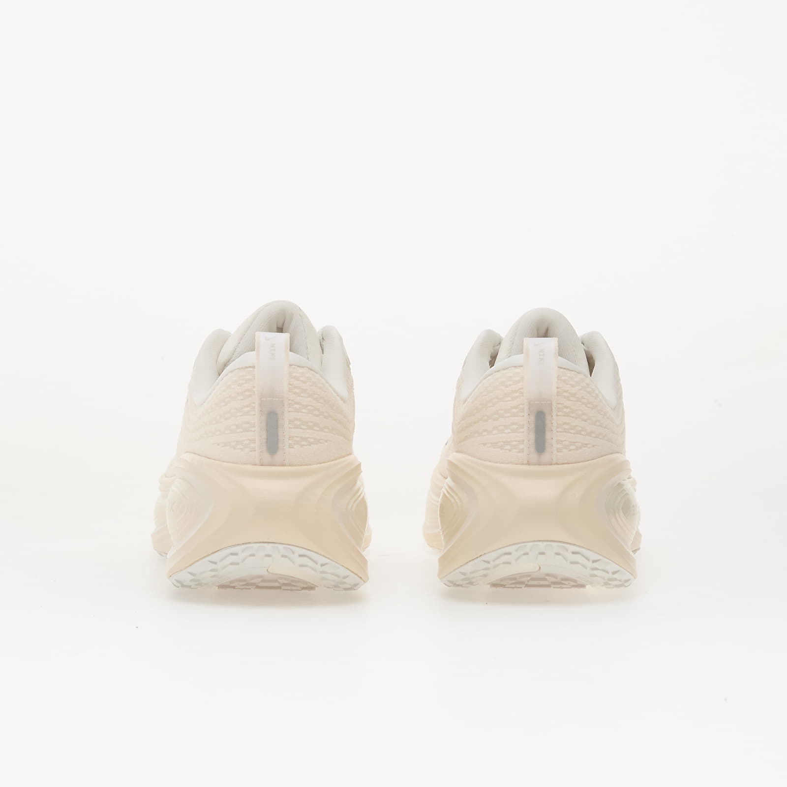 Damesko Nike W Vomero Plus Ess Summit White/ Chalk-Phantom-Pure Platinum