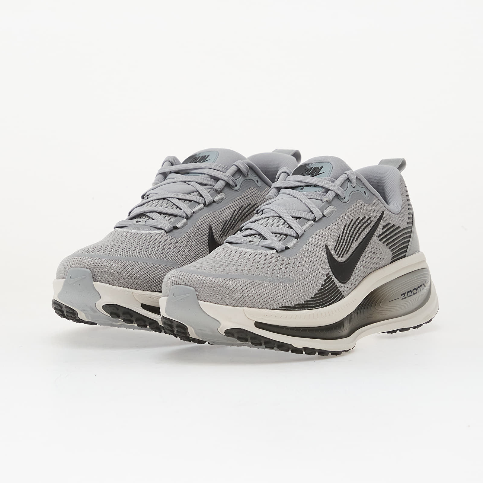 Skor för män Nike Vomero 18 Wolf Grey/ Anthracite-Pure Platinum