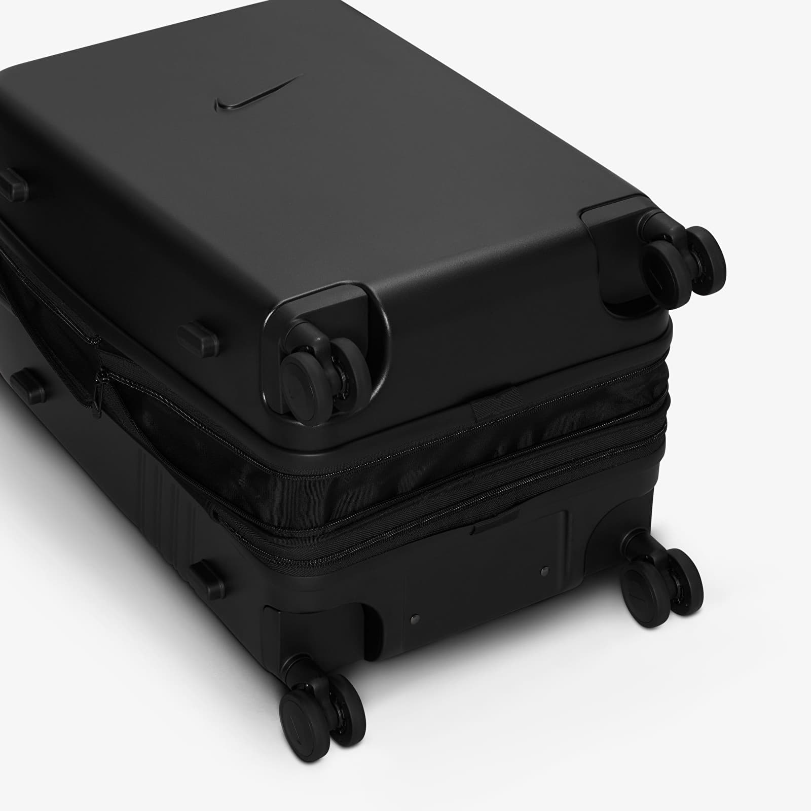 Ostatní doplňky Nike Carry-On Luggage 22" Hardshell (52L) Black/ Black/ Black