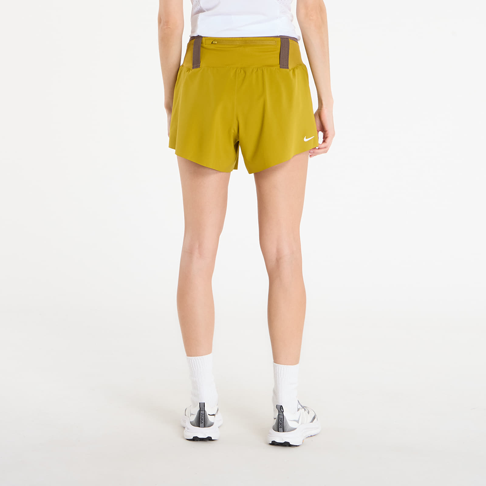 Kurzhosen Nike ACG Women's Dri-FIT Mid-Rise Brief-Lined Trail Running Shorts Peat Moss/ Ironstone/ Summit White