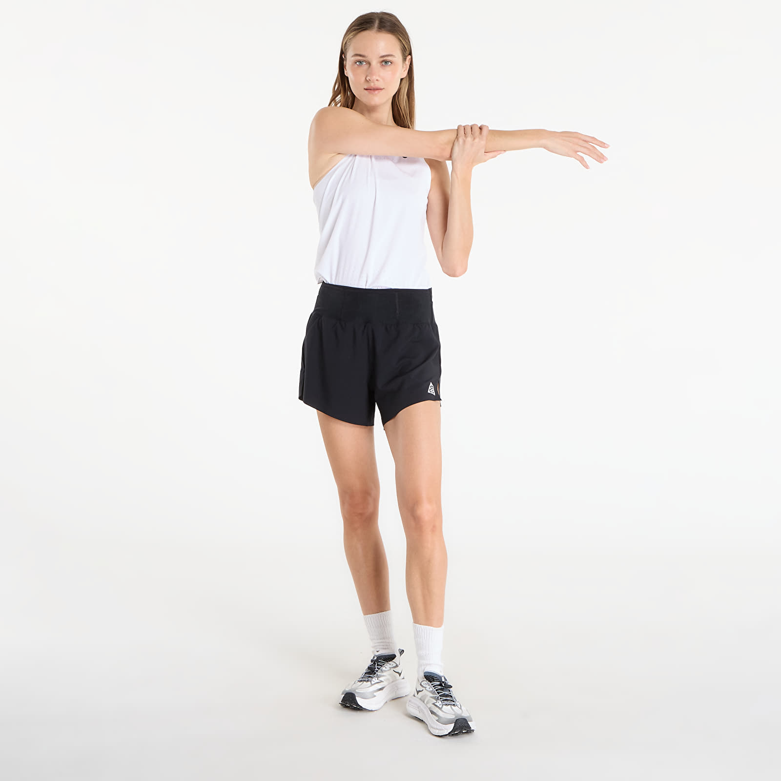 Kurzhosen Nike ACG Women's Dri-FIT Mid-Rise Brief-Lined Trail Running Shorts Black/ Black/ Summit White