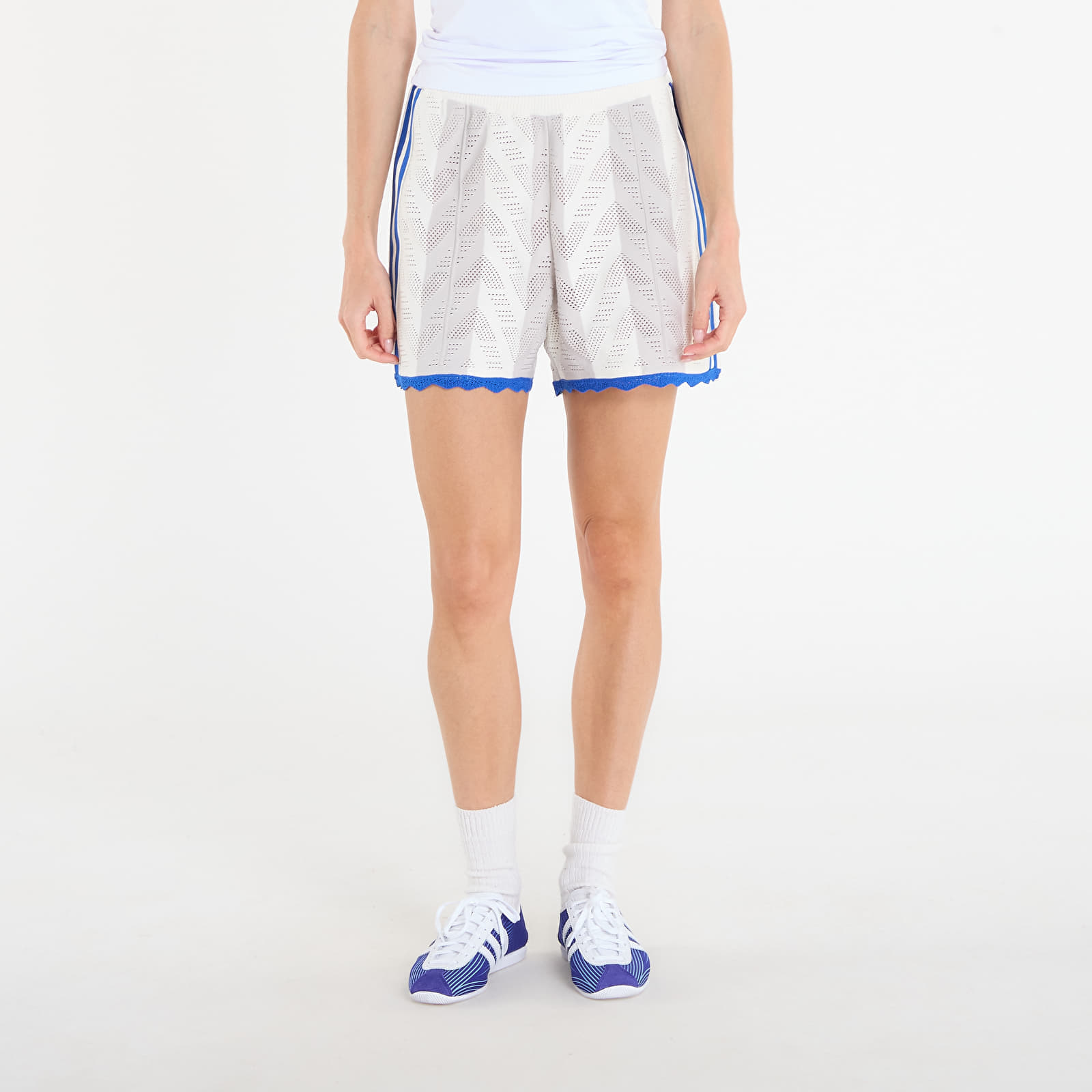 Къси панталони adidas Firebird Lo Short Off White/ Chalk Pearl XS