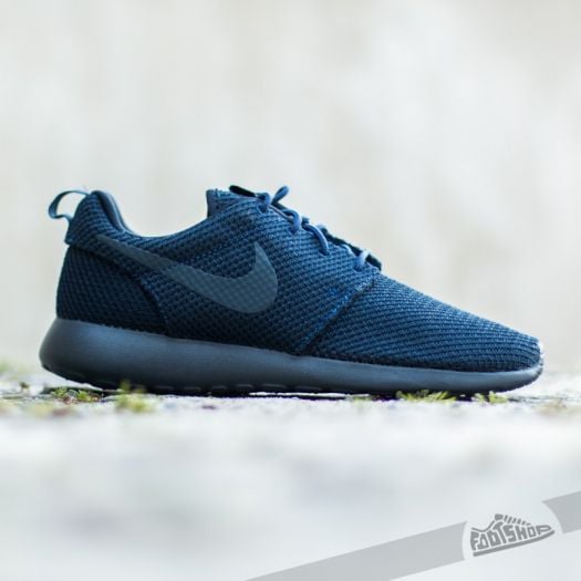 Men s shoes Nike Rosherun Midnight Navy Footshop