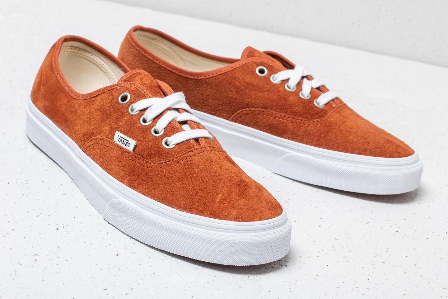 Pig suede sale brown vans