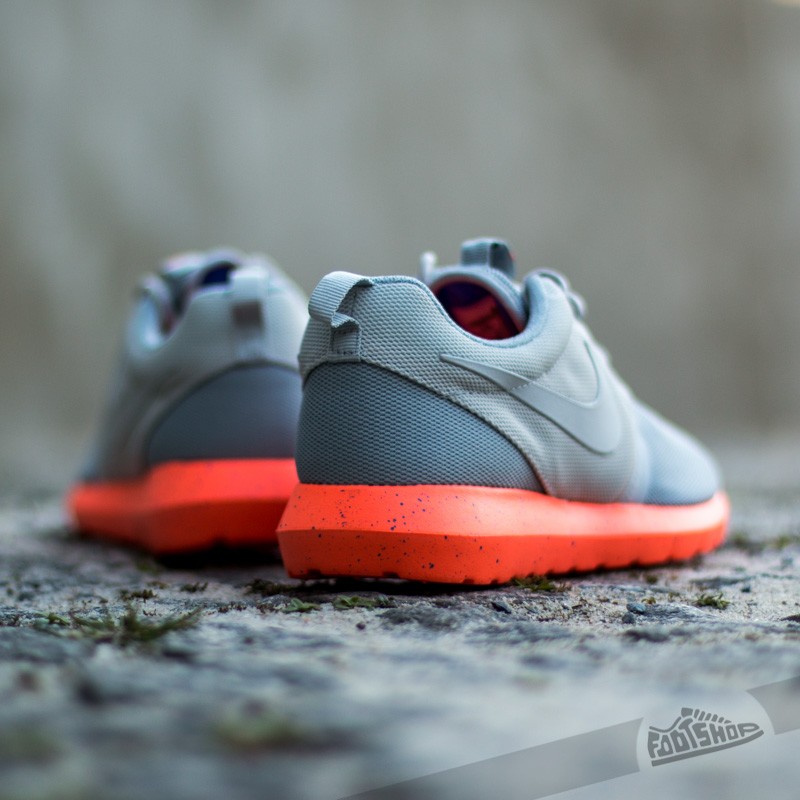 Scarpe uomo Nike Rosherun NM BR Light Ash Grey/Total Orange