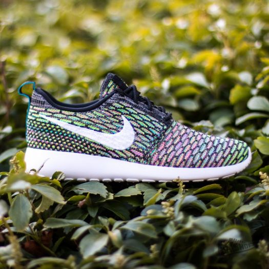 Women's shoes Nike WMNS Rosherun Flyknit Black/White-Blue Lagoon