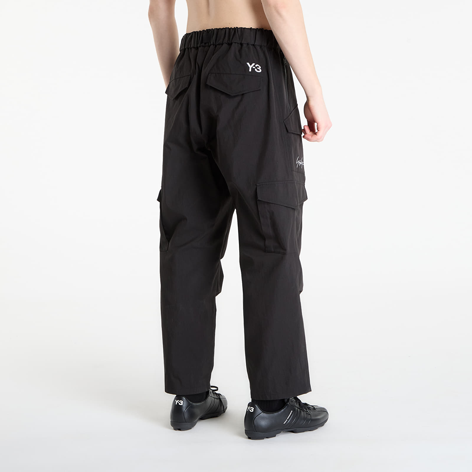 Hosen für Männer Y-3 x Mercedes-AMG PETRONAS Formula One Team Cargo Trousers Black