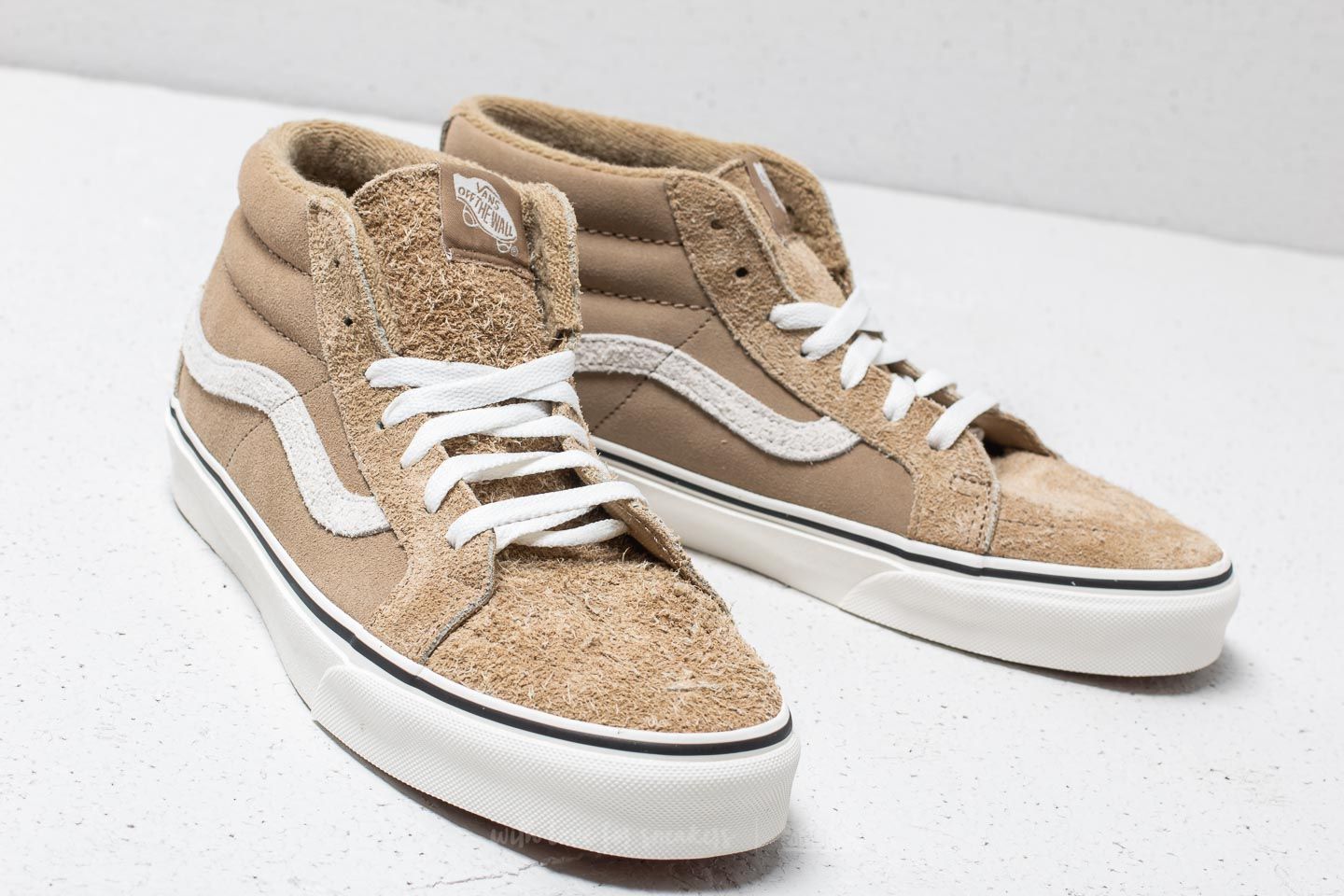 Vans hot sale mid suede