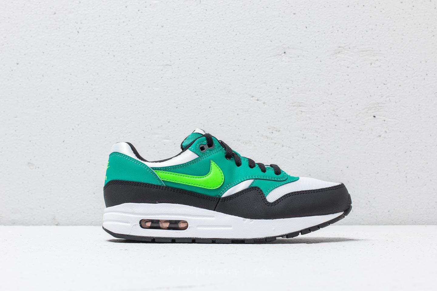 Women s shoes Nike Air Max 1 GS White Green Strike Footshop