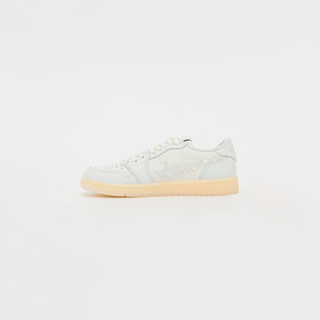 Levně Tenisky Air Jordan 1 Retro Low OG "Floral Swoosh" Sail/ Off White-Coconut Milk