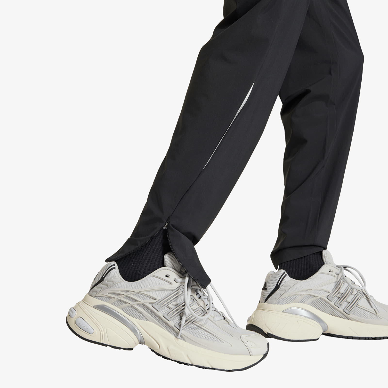 Hosen für Männer adidas Tech Trefoil Essentials Woven Pant Black