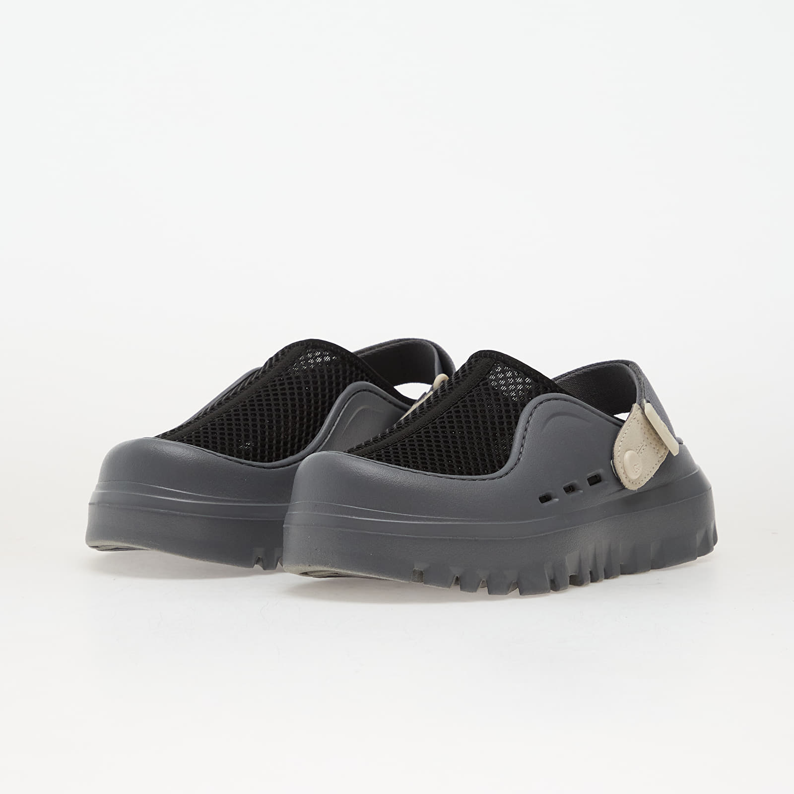 Skor för män UGG M Peakmod Breathe MKJ