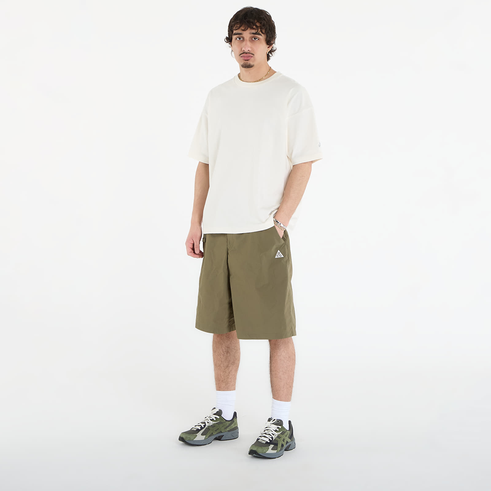 T-skjorter Asics Track Club Heritage Relaxed Tee UNISEX Beige