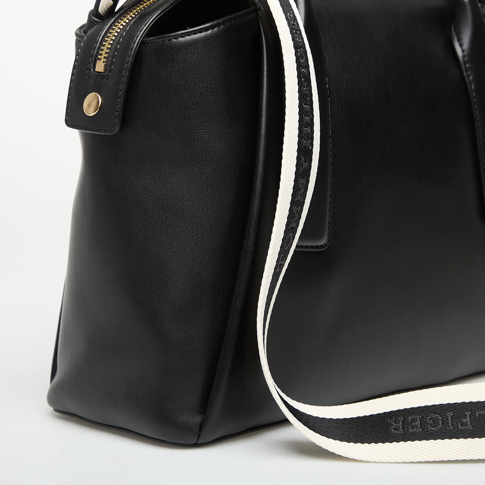 Håndvesker for kvinner Tommy Hilfiger Essential Satchel Black