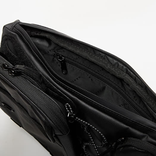 Oakley Latitude Flex Belt Bag Blackout | Footshop Oakley Latitude Flex Belt Bag Blackout | Footshop