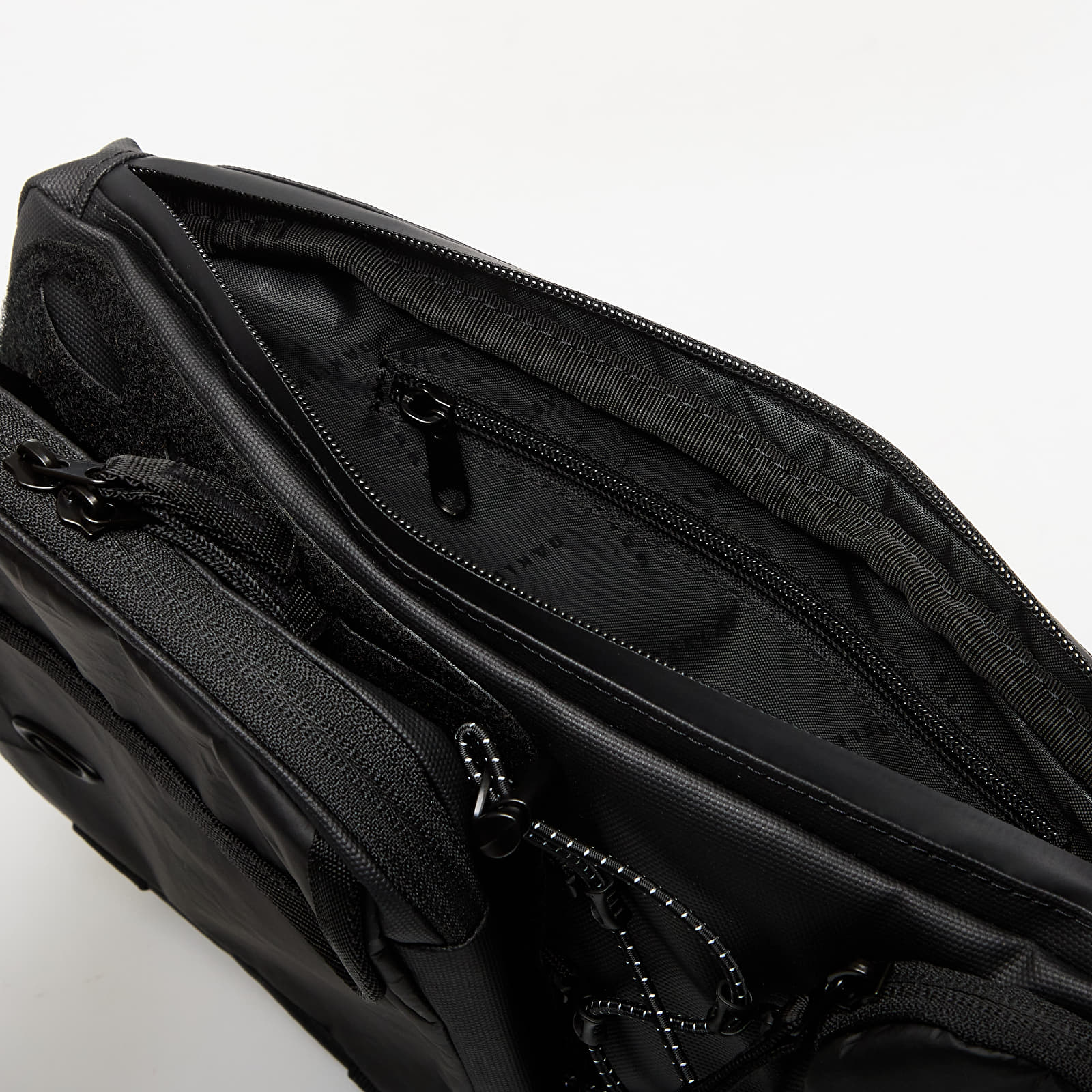 Ristilaukut Oakley Latitude Flex Belt Bag Blackout