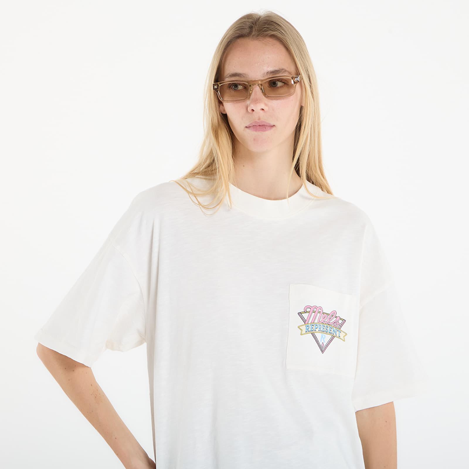 Tričká REPRESENT x Mel'S Dinner T-Shirt UNISEX Flat White