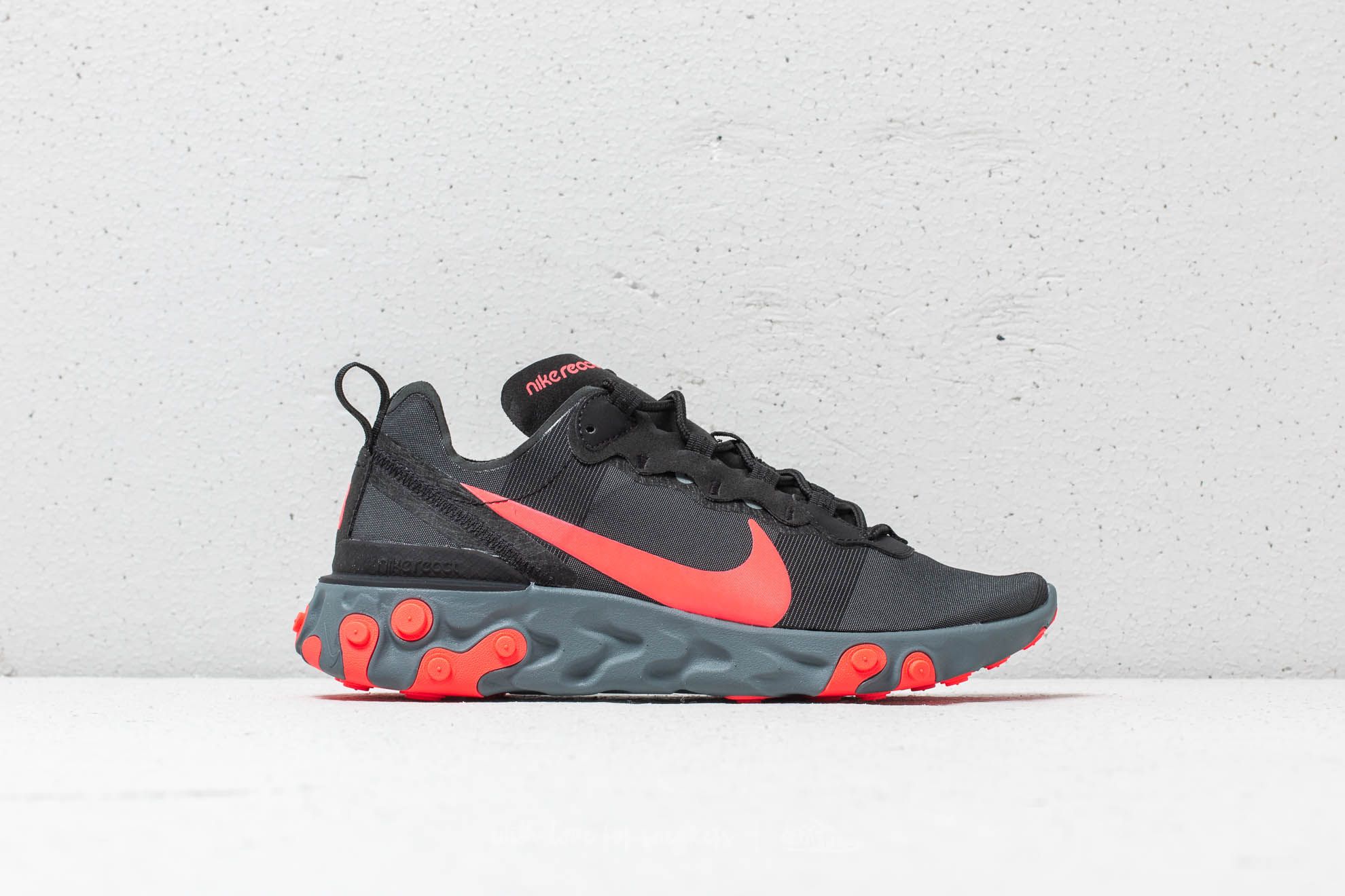 Încălțăminte și sneakerși pentru femei Nike W React Element 55 Black/ Solar Red-Cool Grey