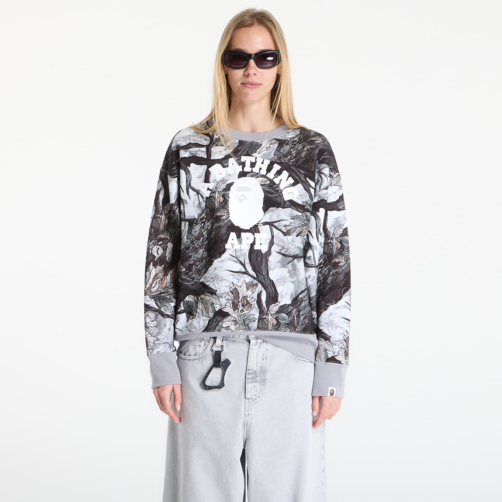 Суитшърт A BATHING APE Tree Edge Camo College Relaxed Fit Crewneck Sweatshirt UNISEX White M