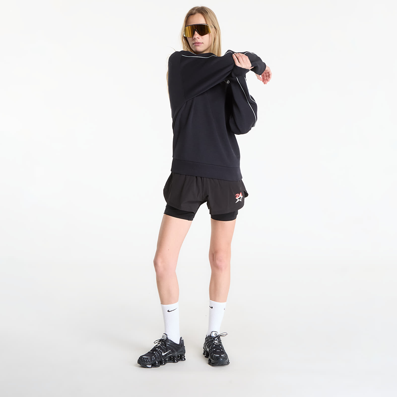Hoodies and sweatshirts  Asics Track Club Heritage Crew UNISEX ?